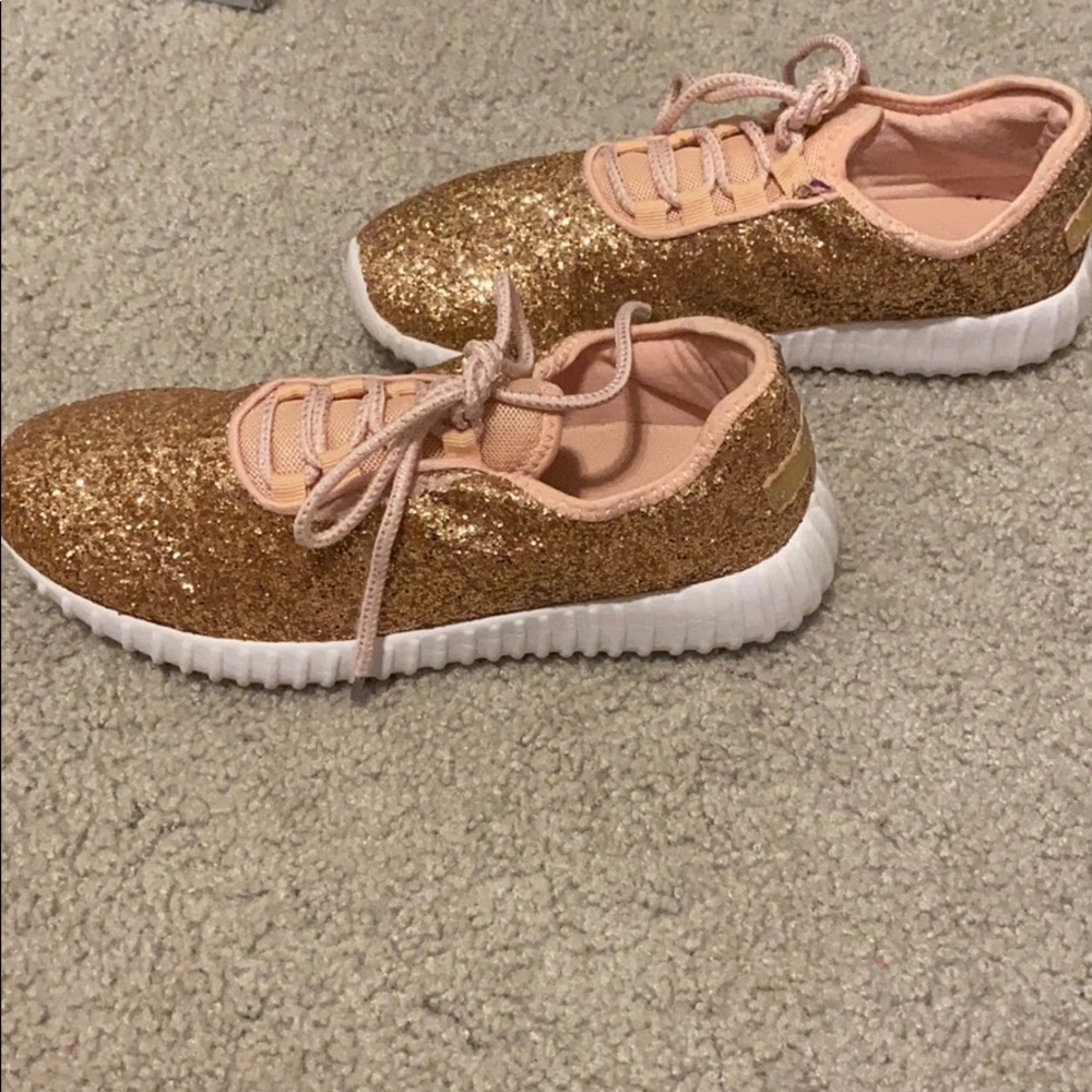 Shoes - Picture 2 of 3